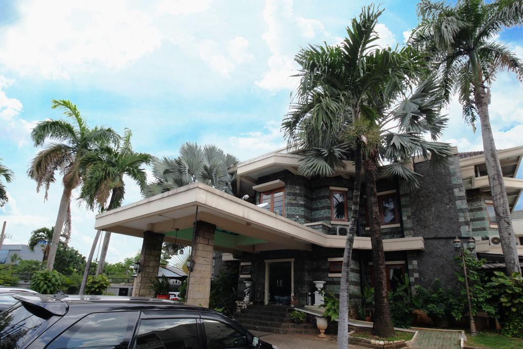 Arimbi Pejaten Suites Jacarta Exterior foto