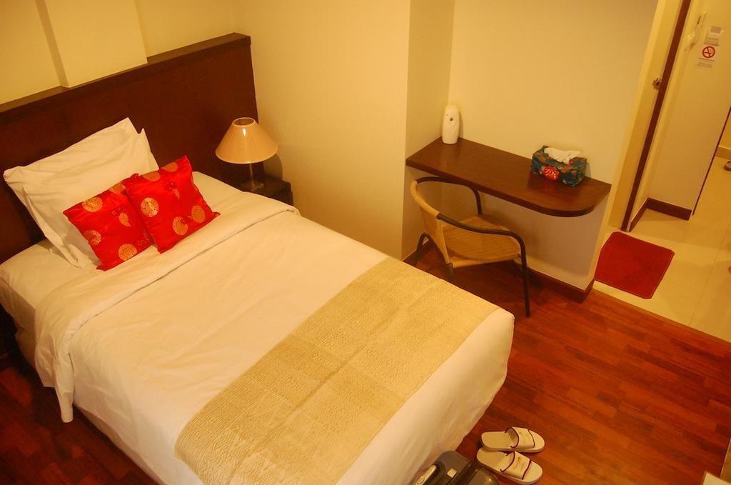 Arimbi Pejaten Suites Jacarta Exterior foto