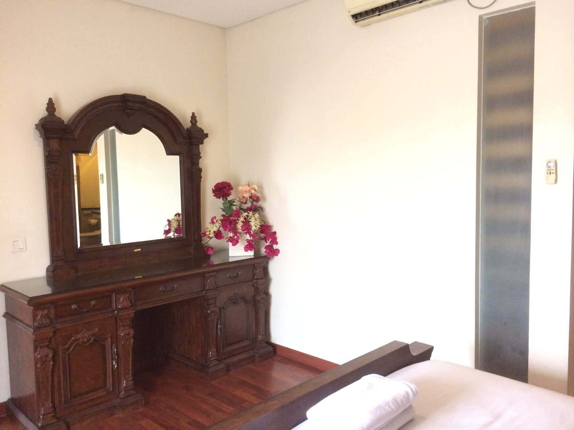Arimbi Pejaten Suites Jacarta Exterior foto