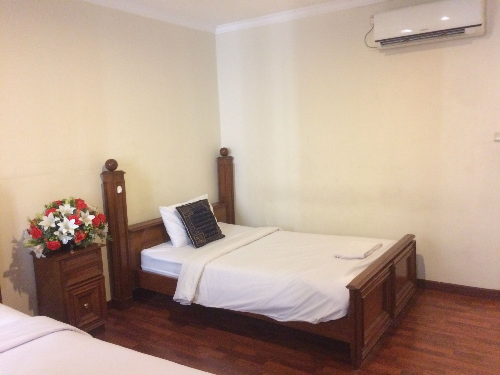 Arimbi Pejaten Suites Jacarta Exterior foto