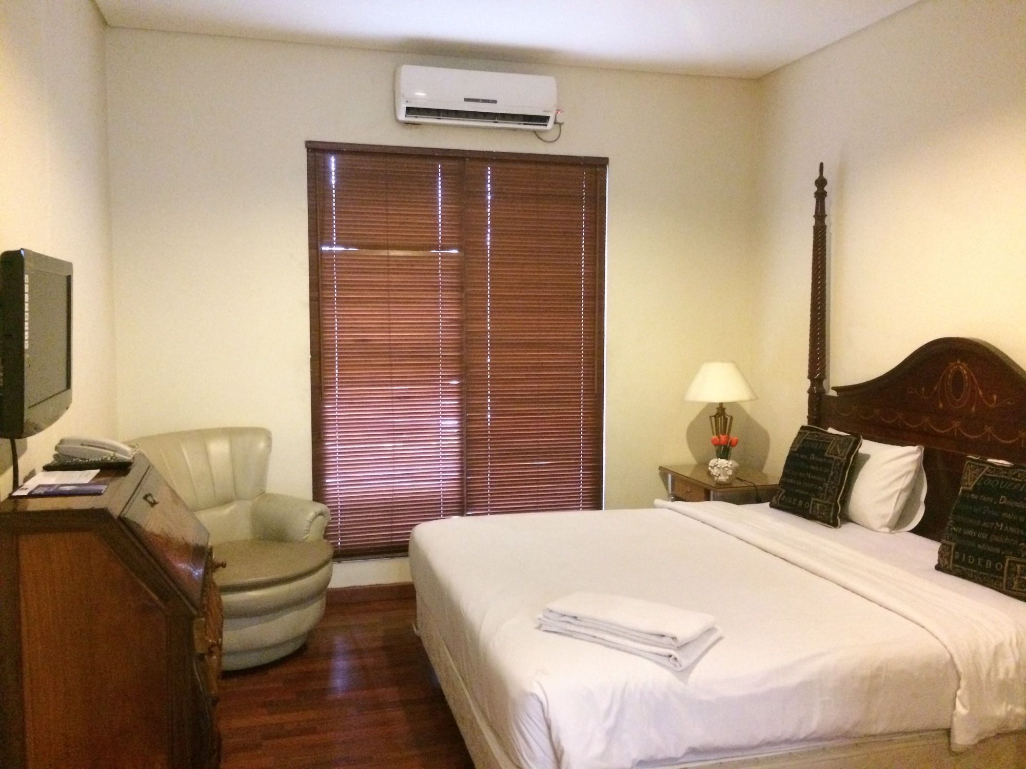 Arimbi Pejaten Suites Jacarta Exterior foto